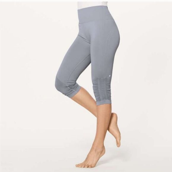 Lululemon Awakening Cropped Pant 17" Like New by Lululemon - Picture 2 of 9